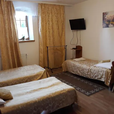 Eljan-centrum Noclegowe 여관 *